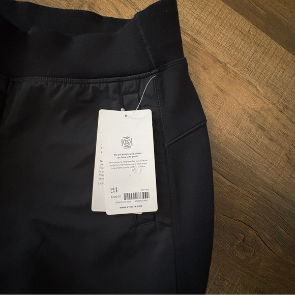 NWT ATHLETA Get Set Hybrid Jogger - Picture 9 of 9